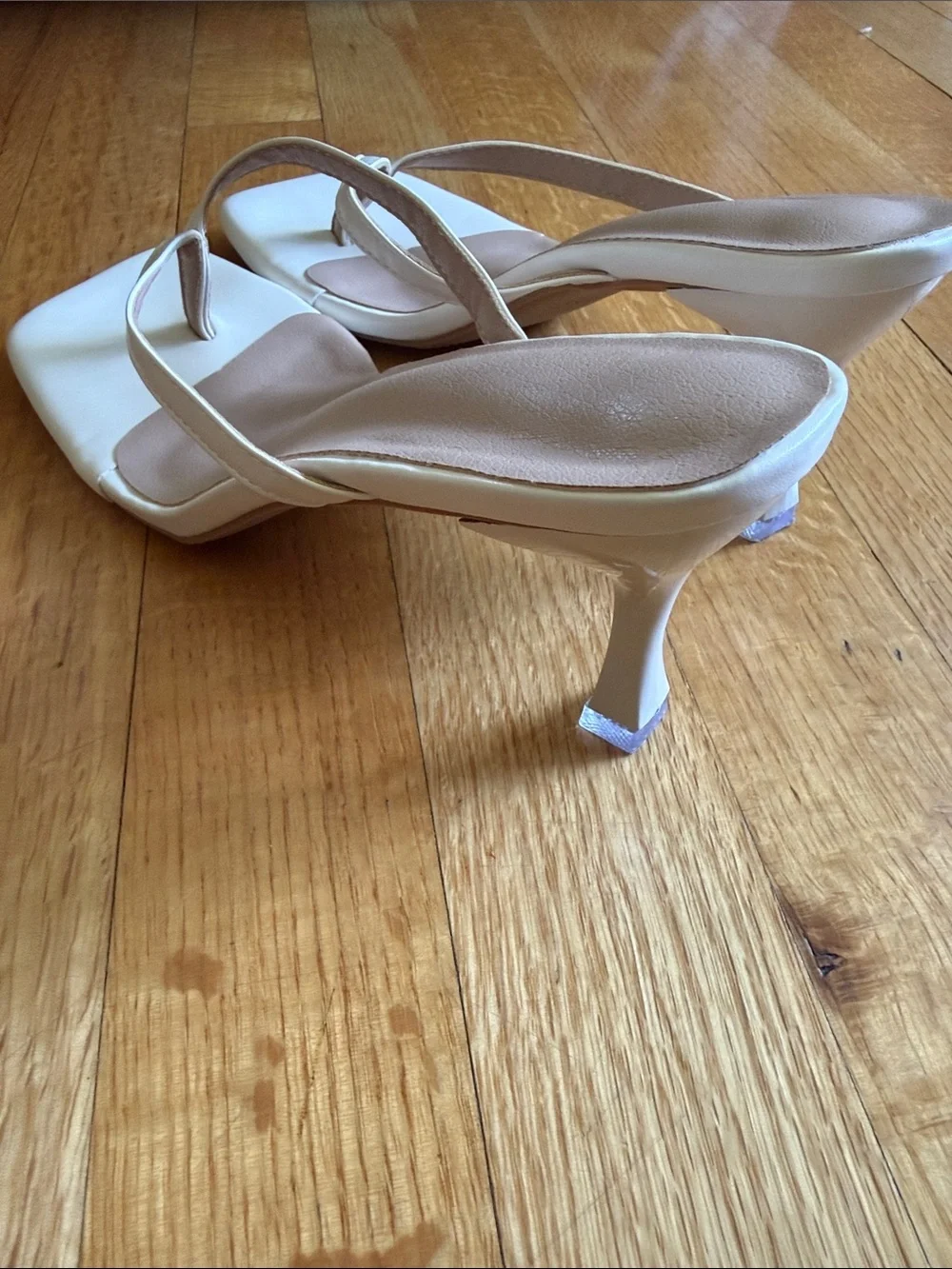 Women's Ivory Square-Toe Kitten Heel Thong Sandals - Picture 5 of 5